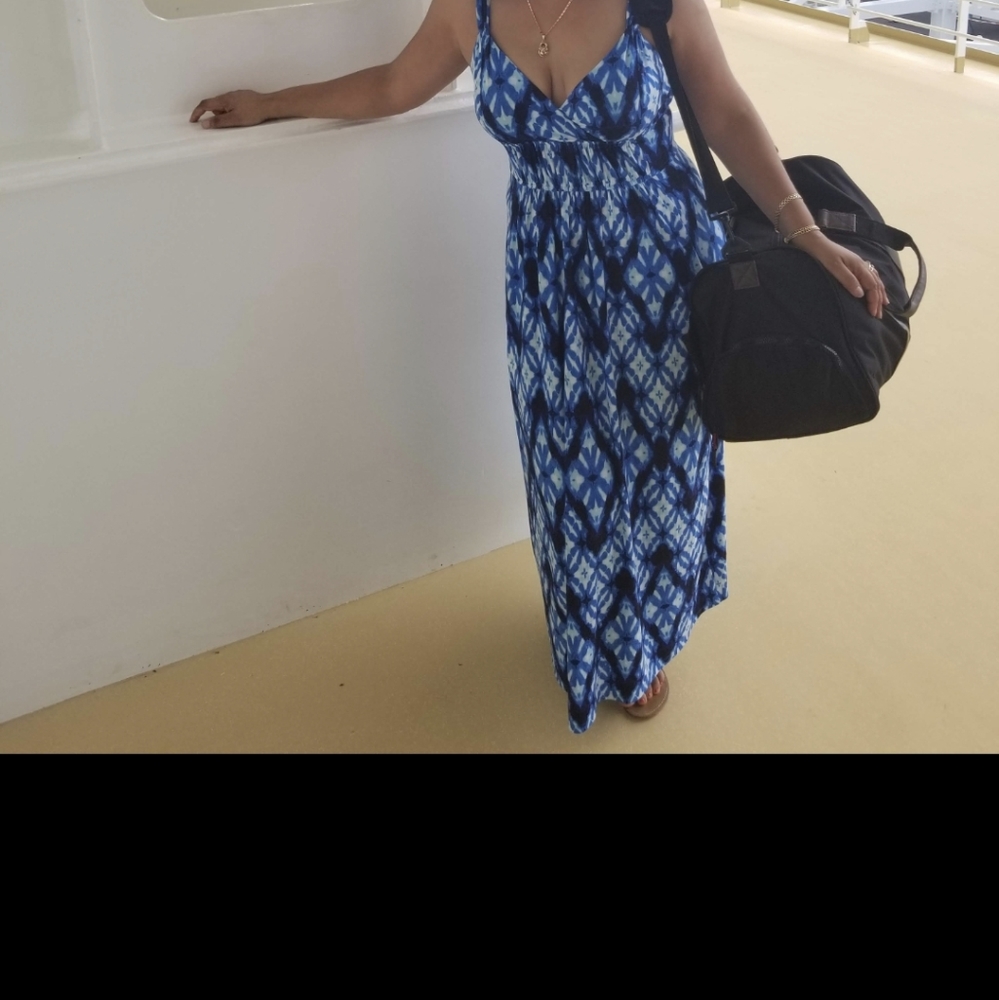 Maxi - Picture 2 of 4